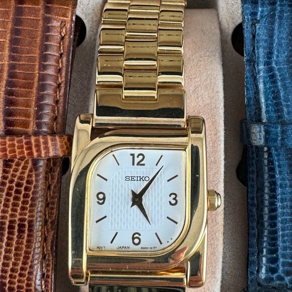 Vintage Seiko Watch with a Curved Parallelogram Shaped Asymmetrical Face - Picture 4 of 9